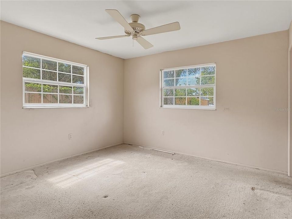 For Sale: $299,000 (3 beds, 2 baths, 1469 Square Feet)