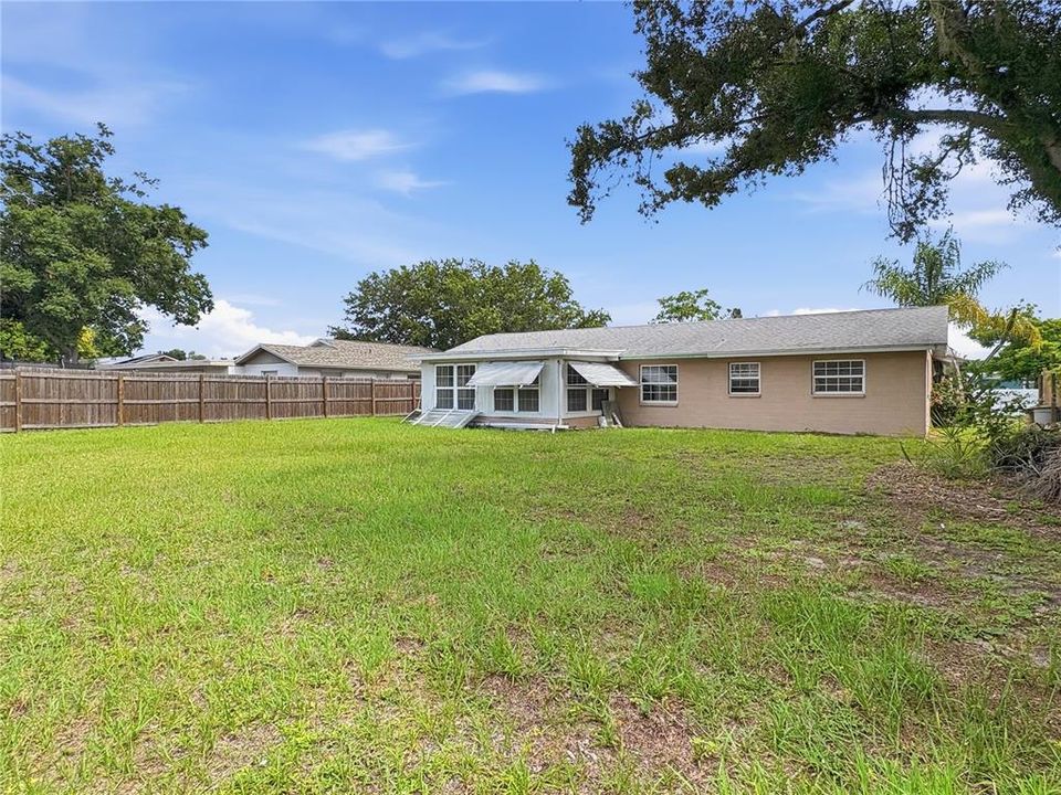 For Sale: $299,000 (3 beds, 2 baths, 1469 Square Feet)