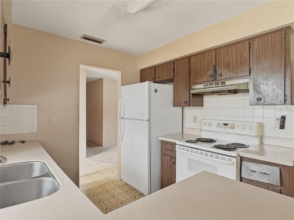 For Sale: $299,000 (3 beds, 2 baths, 1469 Square Feet)