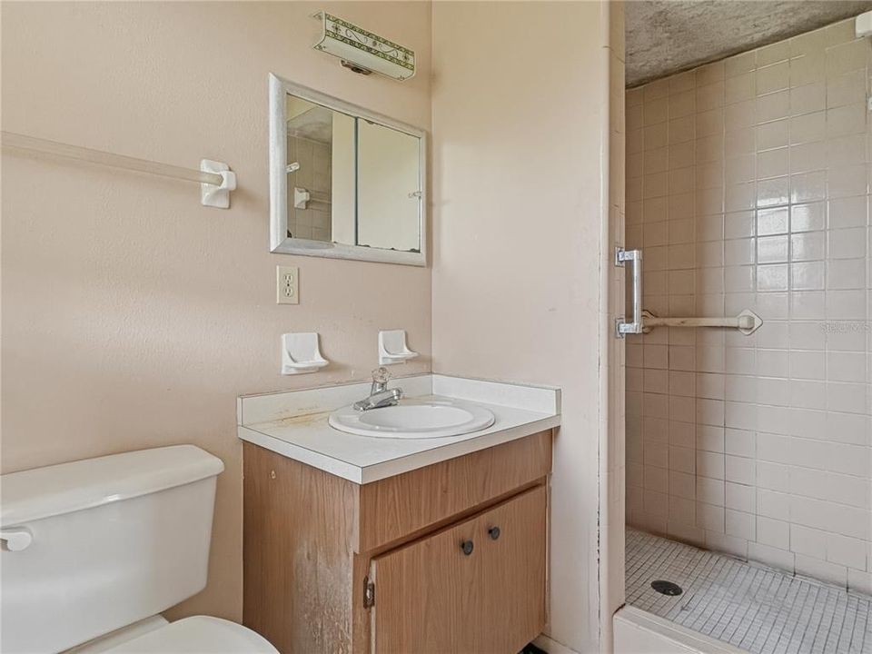 For Sale: $299,000 (3 beds, 2 baths, 1469 Square Feet)