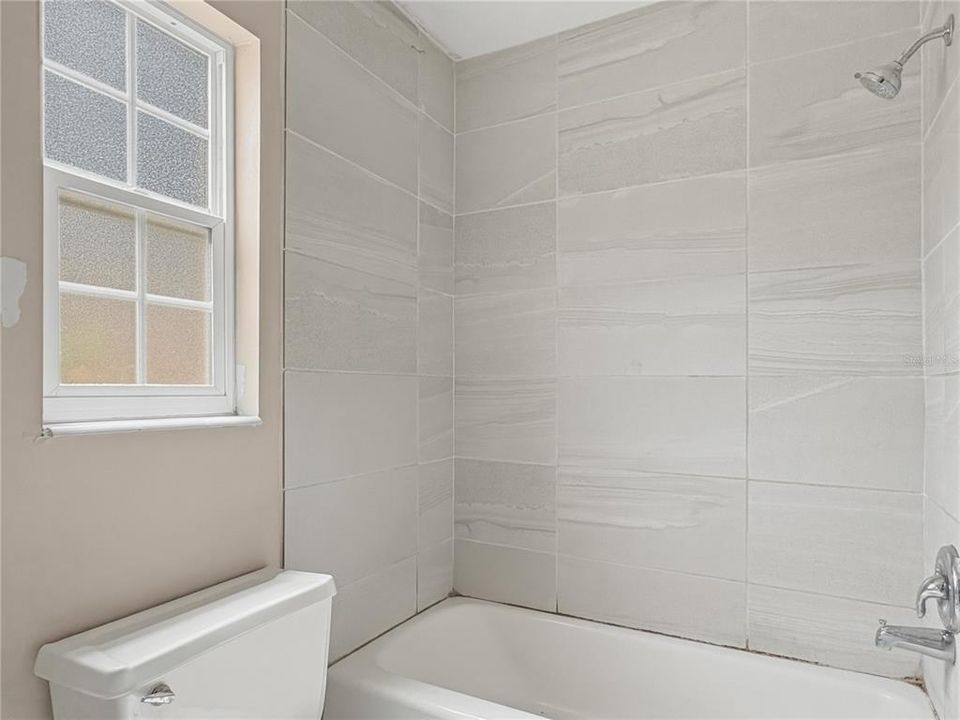 For Sale: $299,000 (3 beds, 2 baths, 1469 Square Feet)