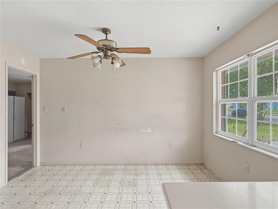 For Sale: $299,000 (3 beds, 2 baths, 1469 Square Feet)
