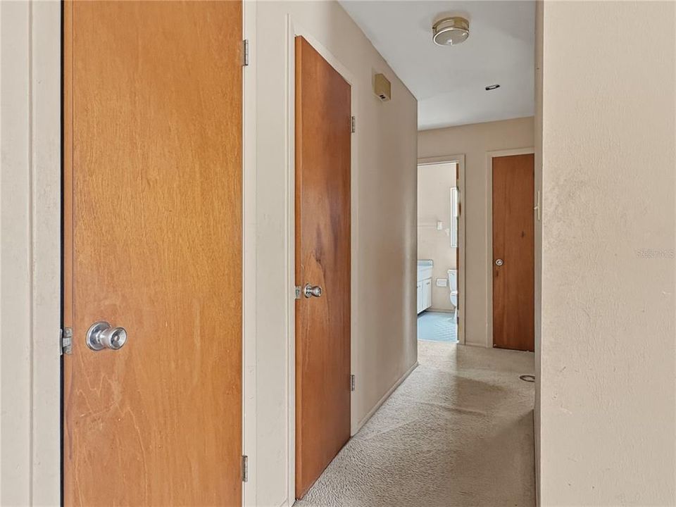 For Sale: $299,000 (3 beds, 2 baths, 1469 Square Feet)