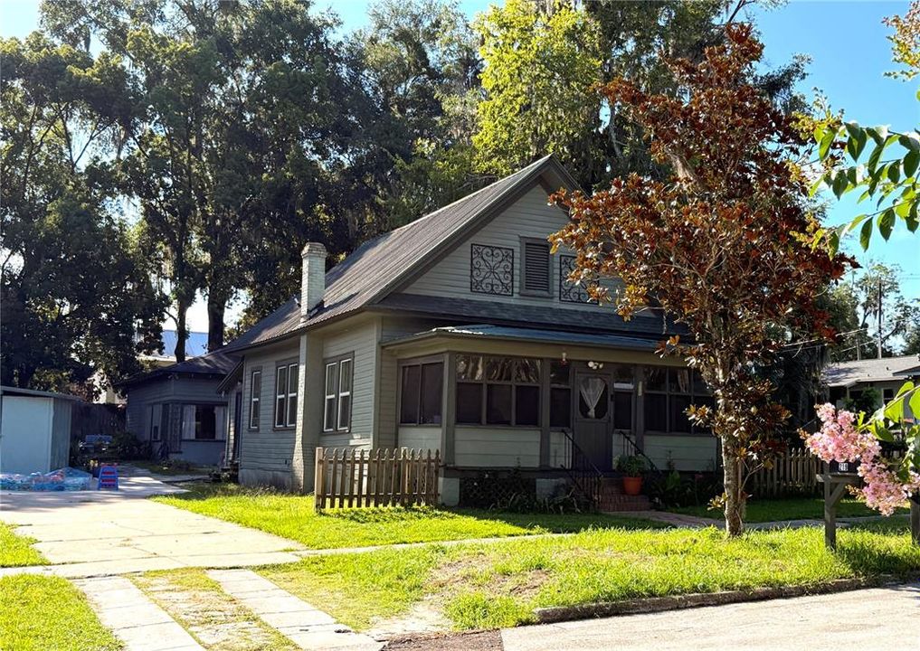 Recently Sold: $300,000 (4 beds, 0 baths, 1844 Square Feet)