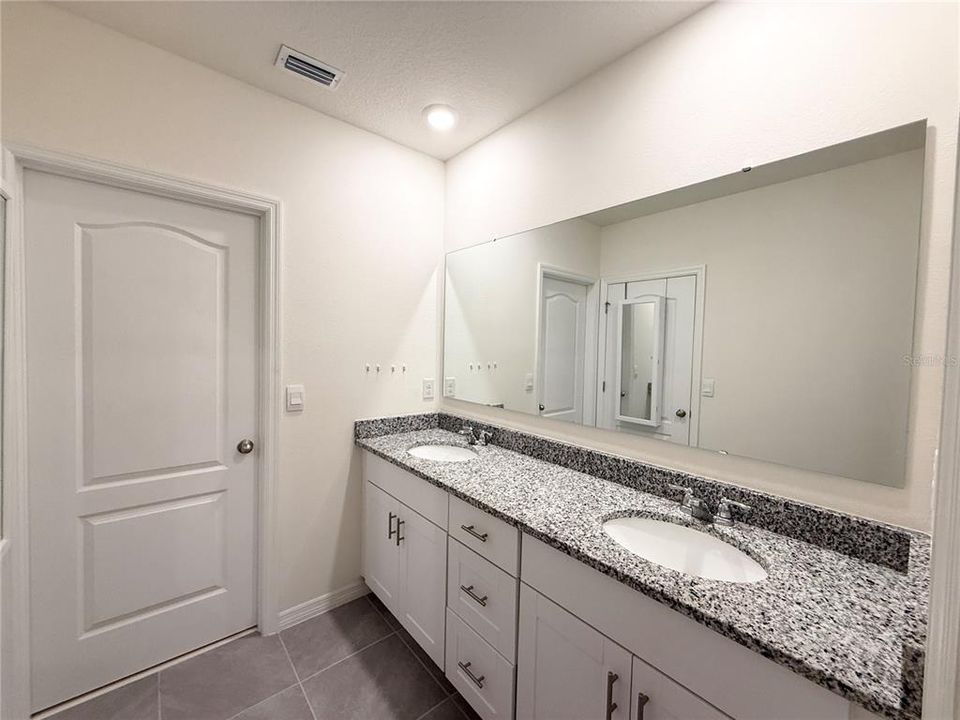 For Sale: $355,000 (3 beds, 2 baths, 1758 Square Feet)