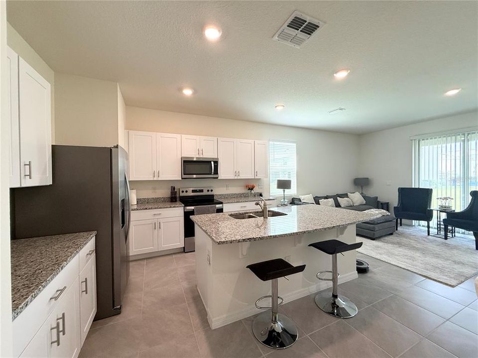 For Sale: $355,000 (3 beds, 2 baths, 1758 Square Feet)