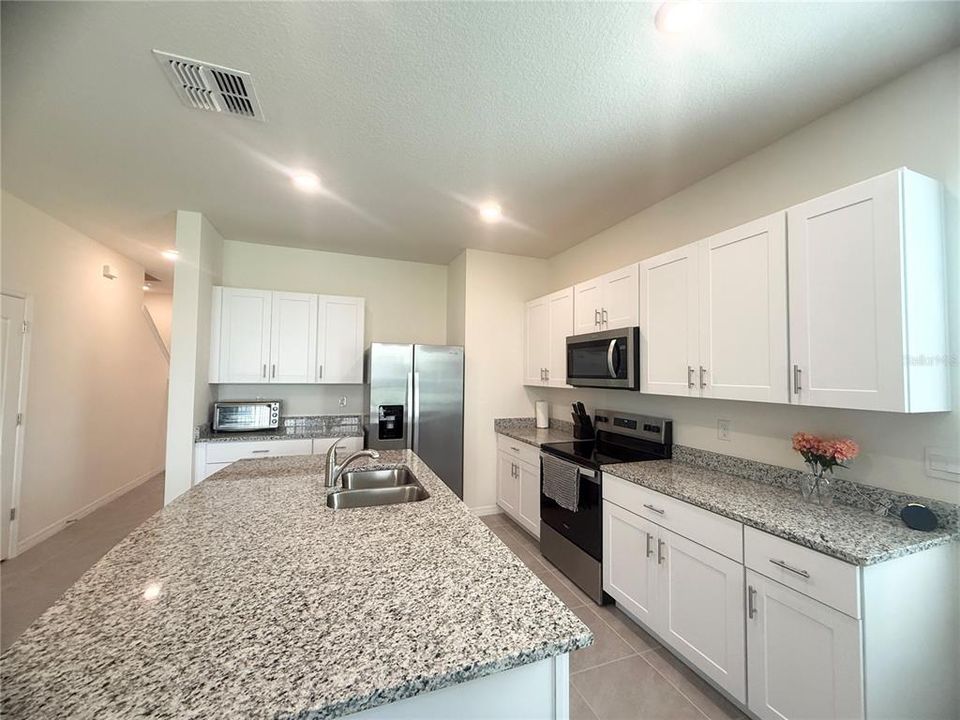 For Sale: $355,000 (3 beds, 2 baths, 1758 Square Feet)