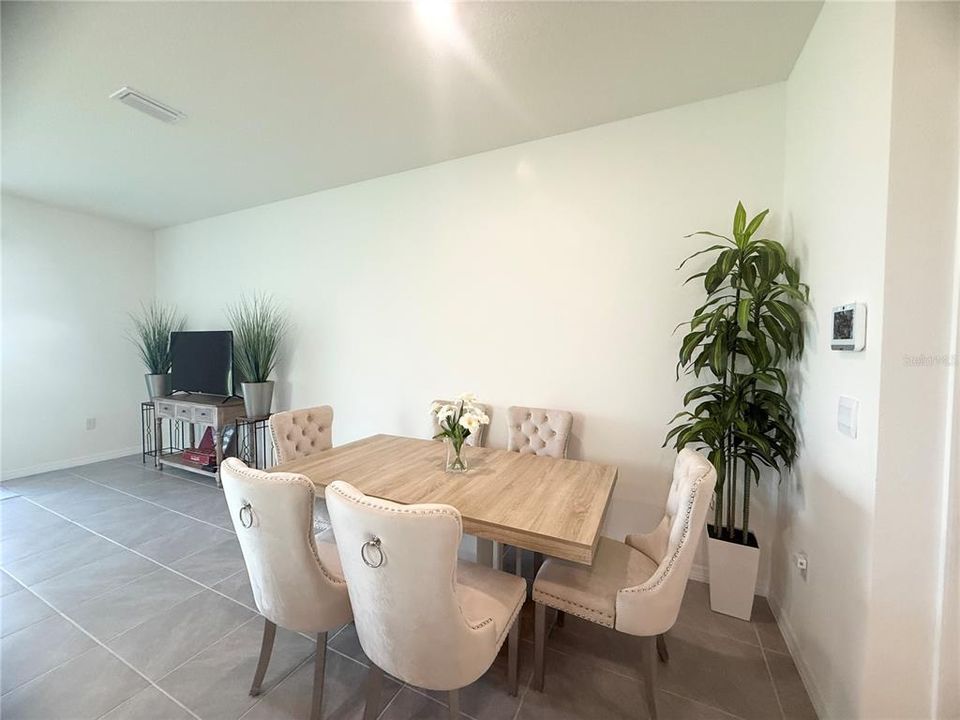 For Sale: $355,000 (3 beds, 2 baths, 1758 Square Feet)