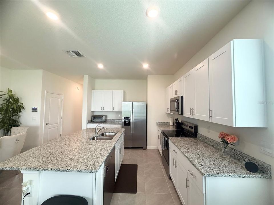 For Sale: $355,000 (3 beds, 2 baths, 1758 Square Feet)