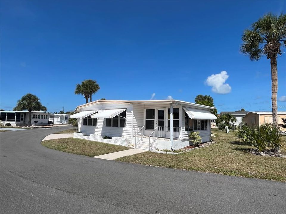 For Sale: $130,000 (2 beds, 2 baths, 1152 Square Feet)