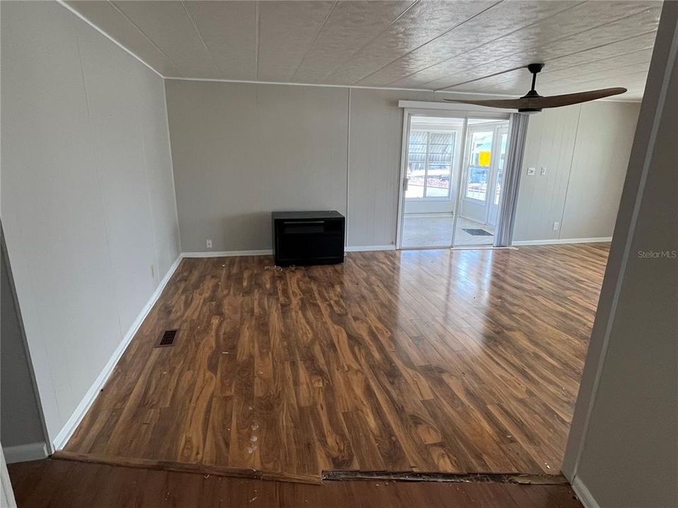 For Sale: $130,000 (2 beds, 2 baths, 1152 Square Feet)