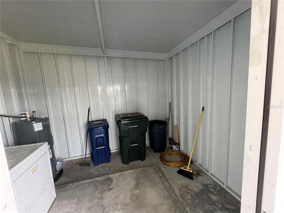 For Sale: $140,000 (2 beds, 2 baths, 960 Square Feet)