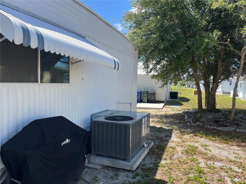 For Sale: $140,000 (2 beds, 2 baths, 960 Square Feet)
