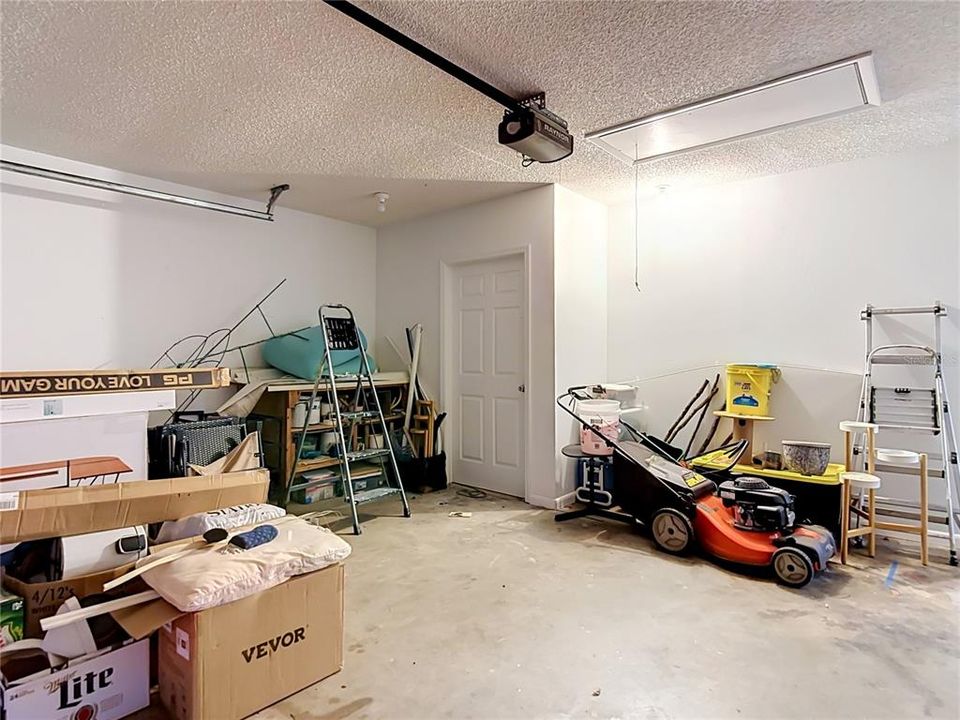For Sale: $299,000 (2 beds, 2 baths, 1106 Square Feet)