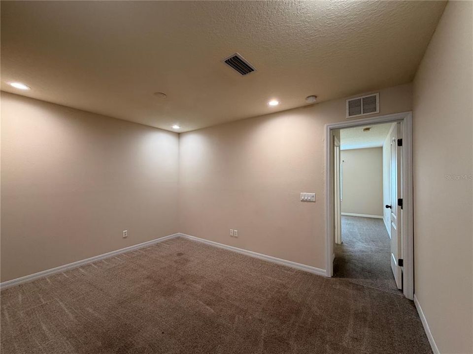 В аренду: $1,750 (2 спален, 2 ванн, 1429 Квадратных фут)