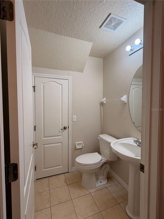 В аренду: $1,750 (2 спален, 2 ванн, 1429 Квадратных фут)