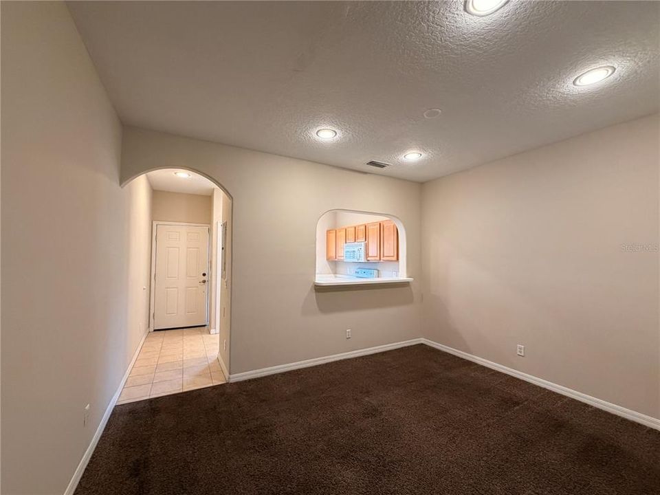 В аренду: $1,750 (2 спален, 2 ванн, 1429 Квадратных фут)
