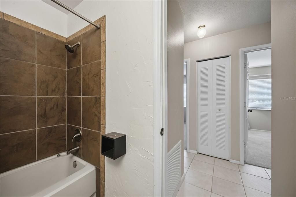 For Sale: $215,000 (3 beds, 2 baths, 1175 Square Feet)