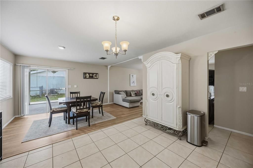 For Sale: $215,000 (3 beds, 2 baths, 1175 Square Feet)