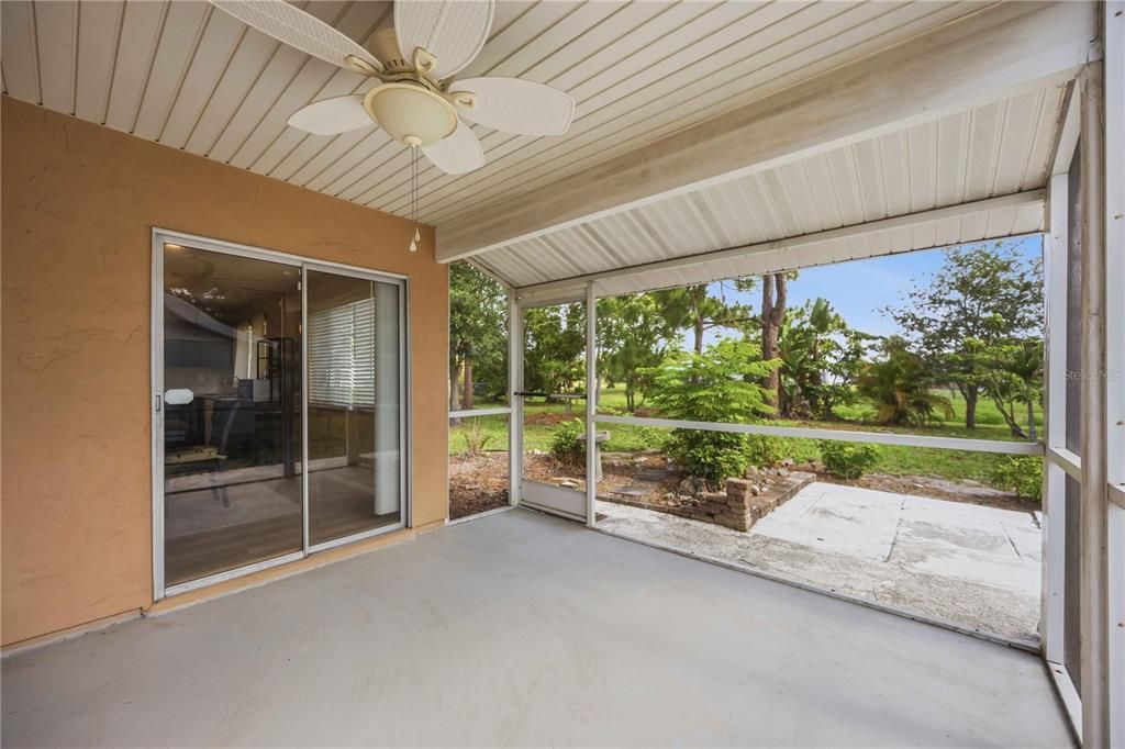 For Sale: $215,000 (3 beds, 2 baths, 1175 Square Feet)