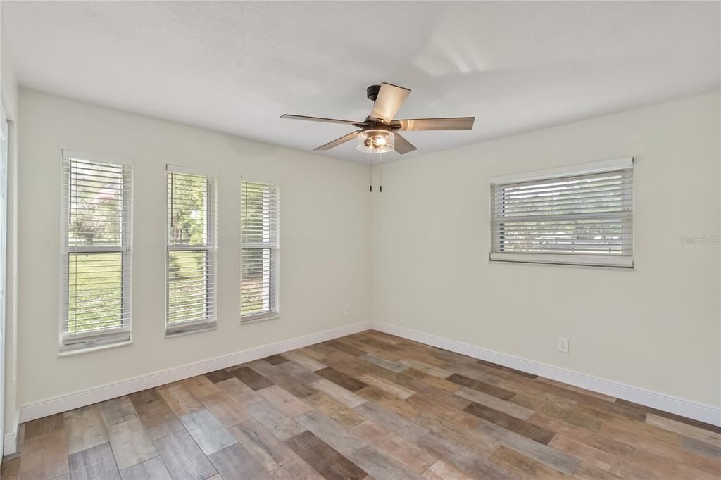 For Sale: $750,000 (3 beds, 2 baths, 1904 Square Feet)