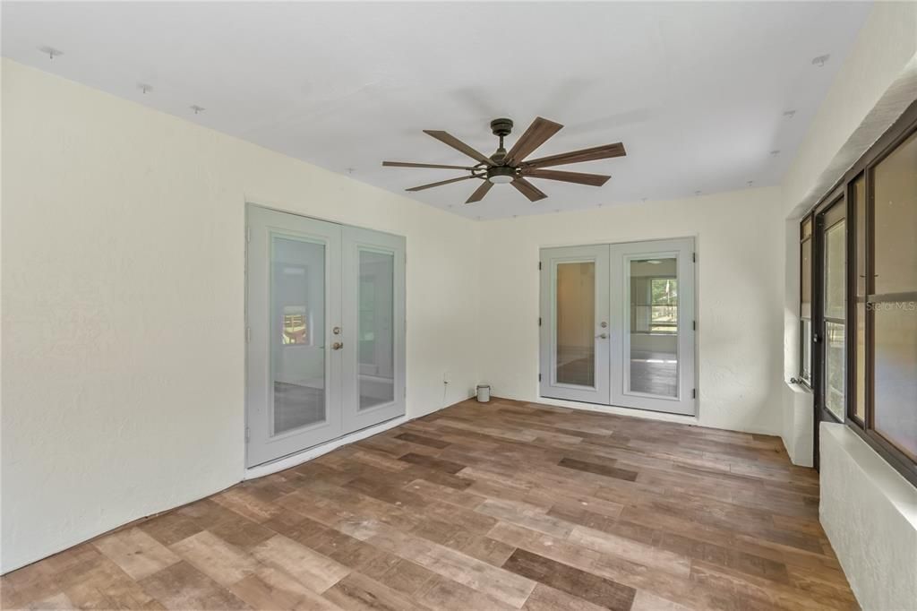 For Sale: $750,000 (3 beds, 2 baths, 1904 Square Feet)