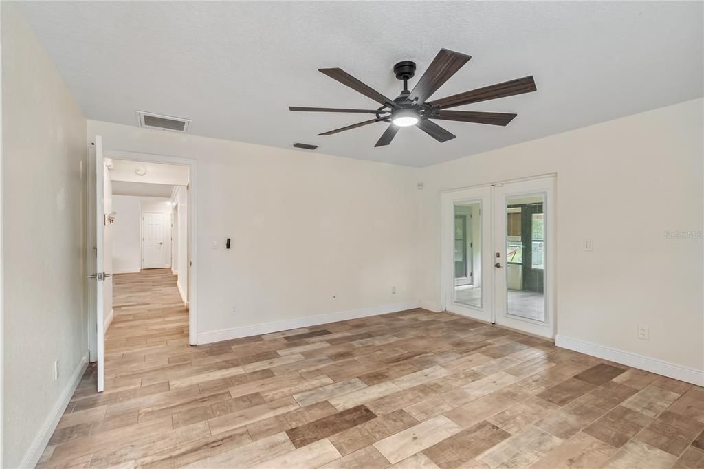 For Sale: $750,000 (3 beds, 2 baths, 1904 Square Feet)