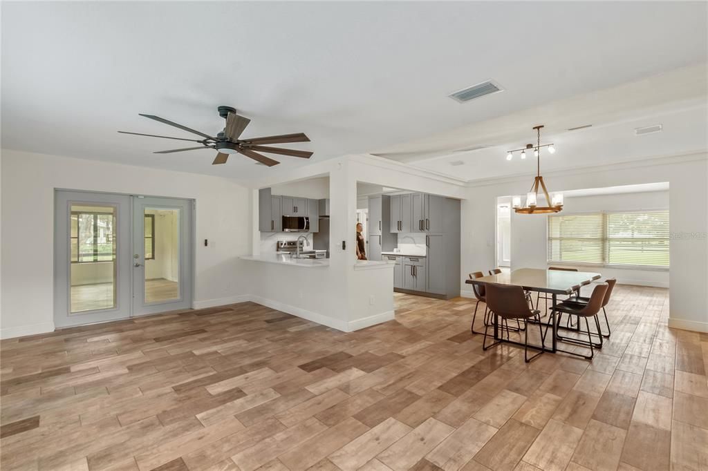For Sale: $750,000 (3 beds, 2 baths, 1904 Square Feet)