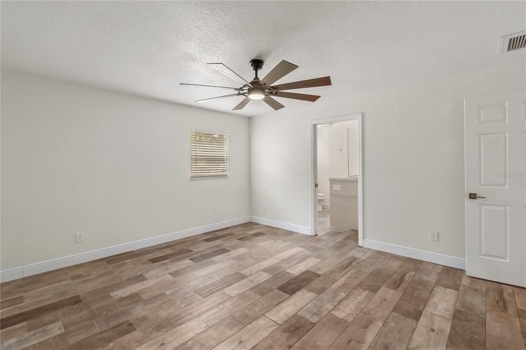 For Sale: $750,000 (3 beds, 2 baths, 1904 Square Feet)