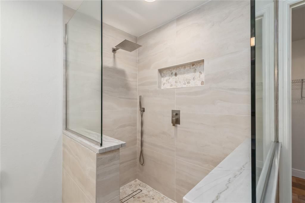 For Sale: $750,000 (3 beds, 2 baths, 1904 Square Feet)