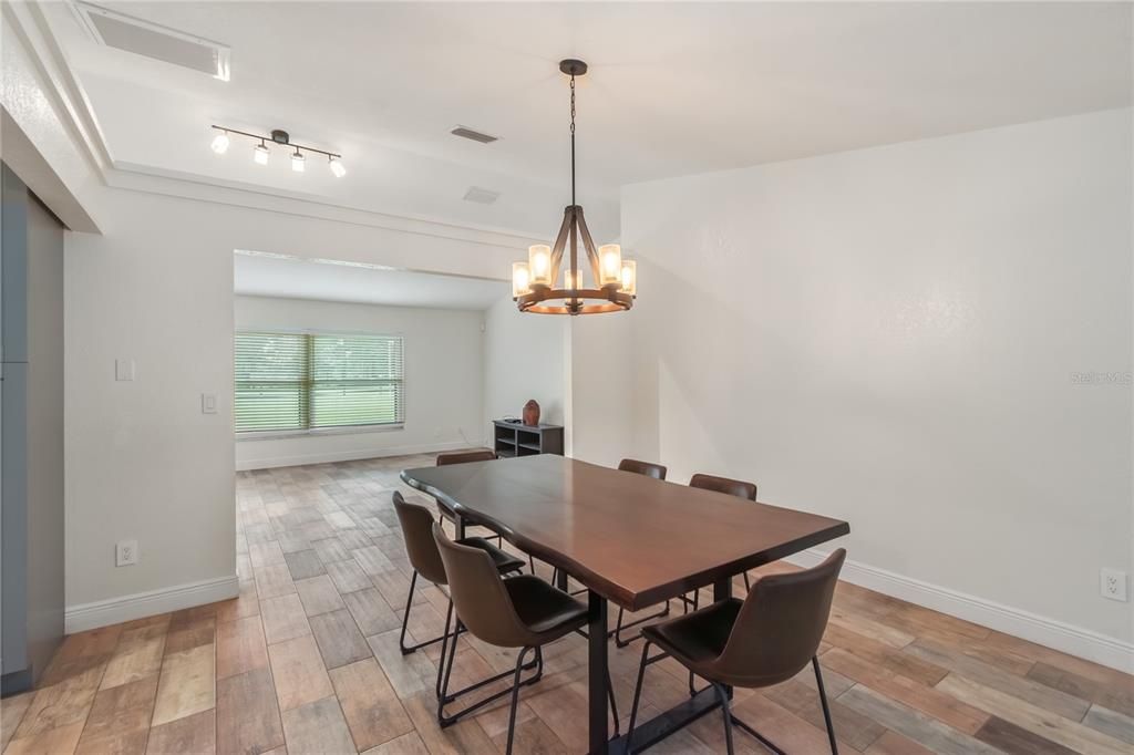 For Sale: $750,000 (3 beds, 2 baths, 1904 Square Feet)