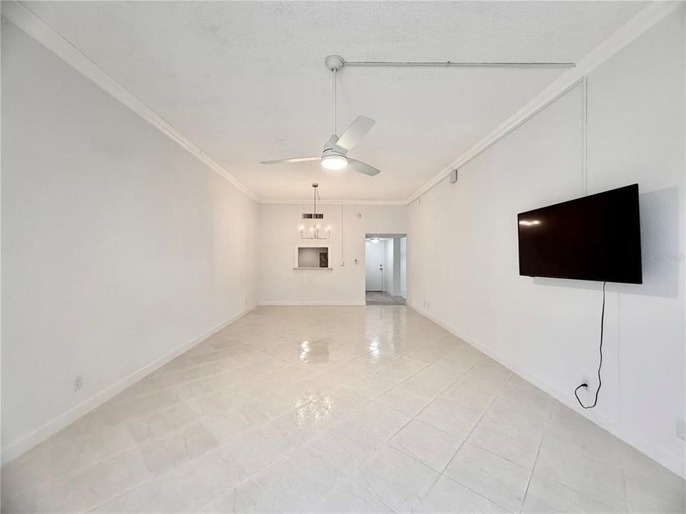 На продажу: $279,900 (2 спален, 2 ванн, 1300 Квадратных фут)