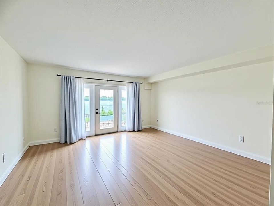 На продажу: $390,000 (2 спален, 1 ванн, 1053 Квадратных фут)