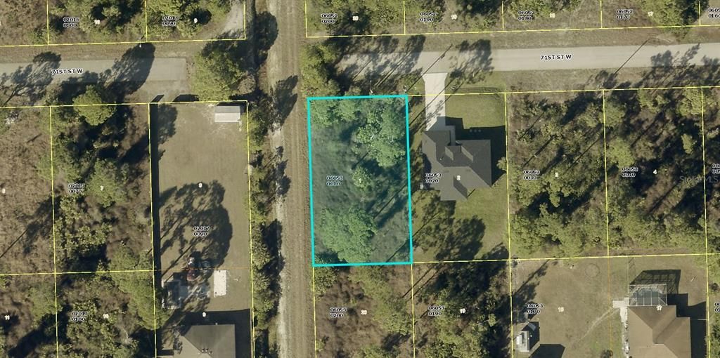 На продажу: $27,999 (0.25 acres)