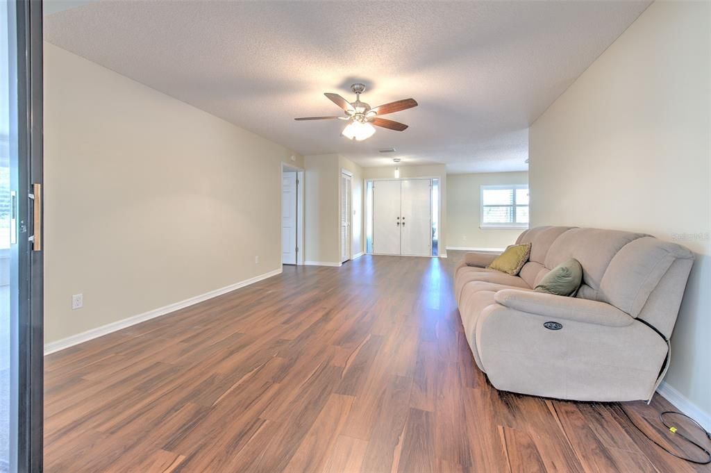 For Sale: $399,900 (3 beds, 2 baths, 2606 Square Feet)
