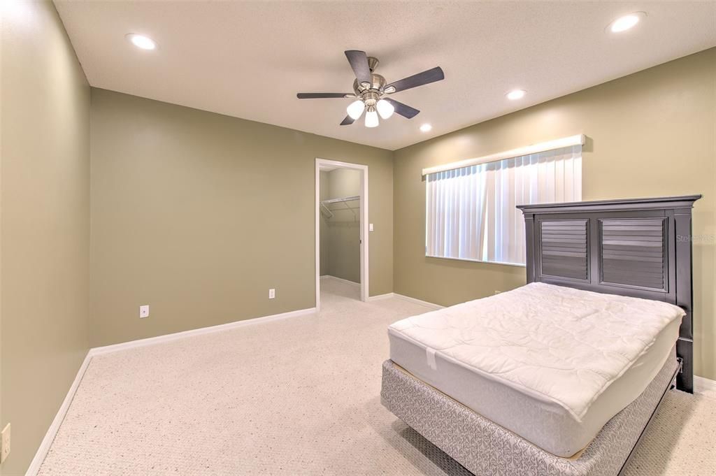 For Sale: $399,900 (3 beds, 2 baths, 2606 Square Feet)