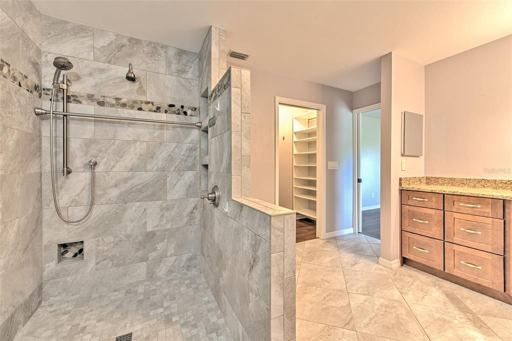 For Sale: $399,900 (3 beds, 2 baths, 2606 Square Feet)