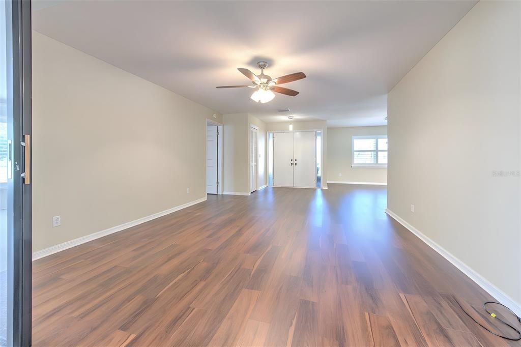 For Sale: $399,900 (3 beds, 2 baths, 2606 Square Feet)