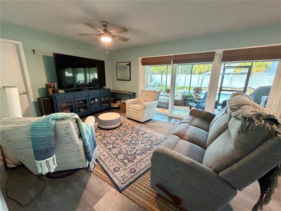 En Venta: $564,750 (4 camas, 2 baños, 2259 Pies cuadrados)