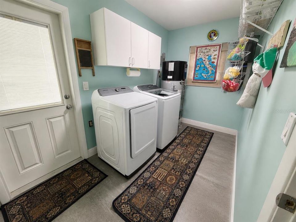 En Venta: $564,750 (4 camas, 2 baños, 2259 Pies cuadrados)
