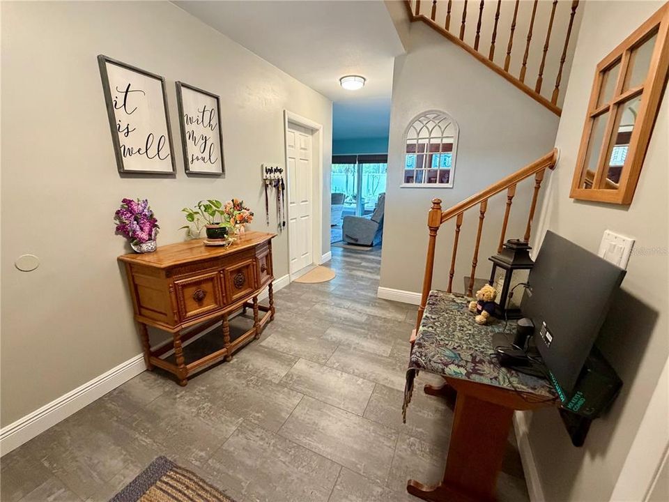 En Venta: $564,750 (4 camas, 2 baños, 2259 Pies cuadrados)