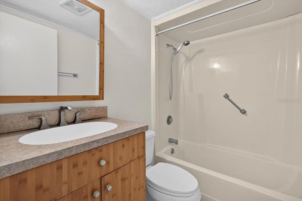En Venta: $155,000 (3 camas, 2 baños, 1218 Pies cuadrados)