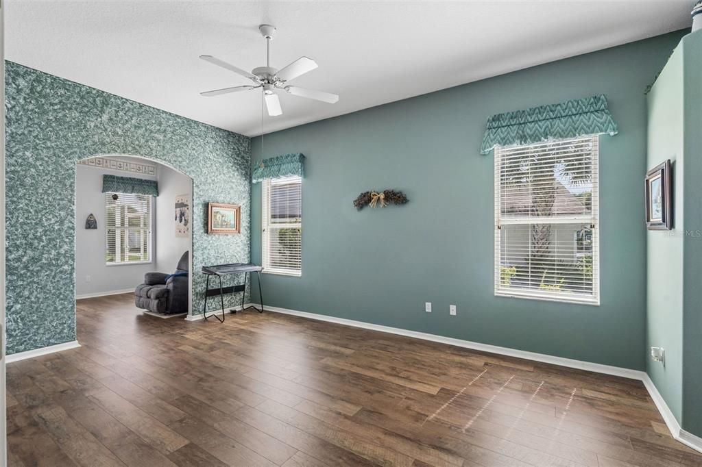 For Sale: $459,000 (4 beds, 3 baths, 2367 Square Feet)