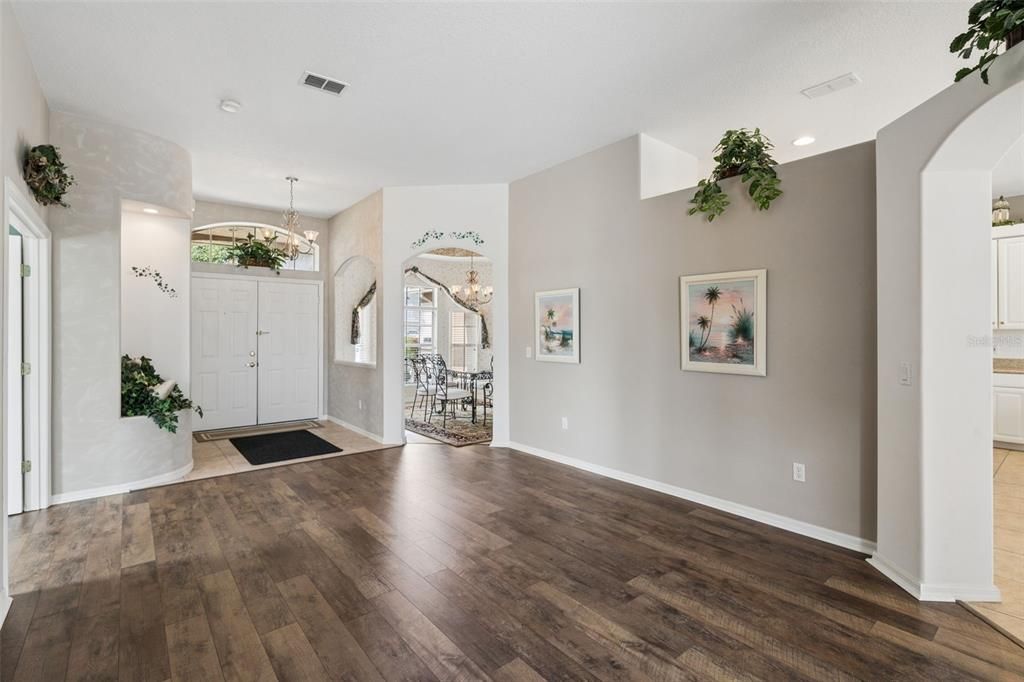 For Sale: $459,000 (4 beds, 3 baths, 2367 Square Feet)