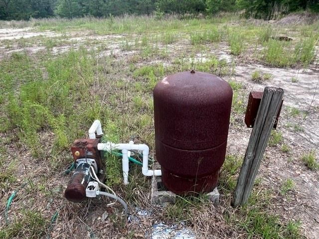 На продажу: $85,000 (3.79 acres)