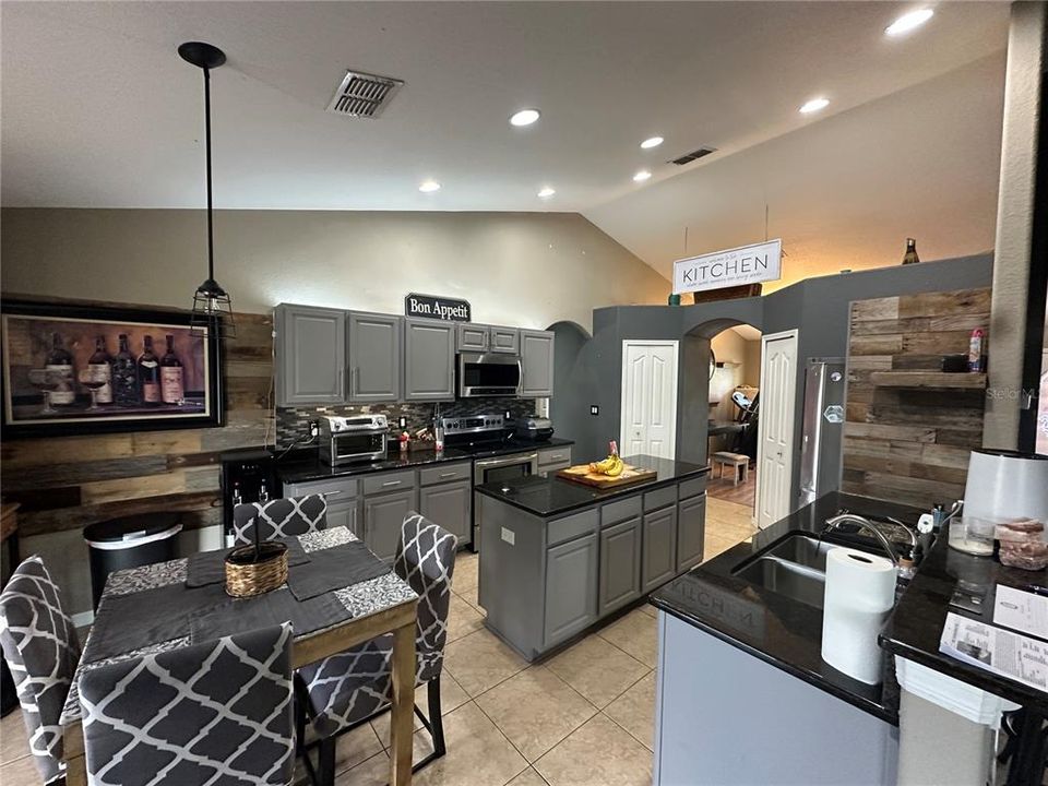 For Sale: $299,000 (3 beds, 2 baths, 1955 Square Feet)