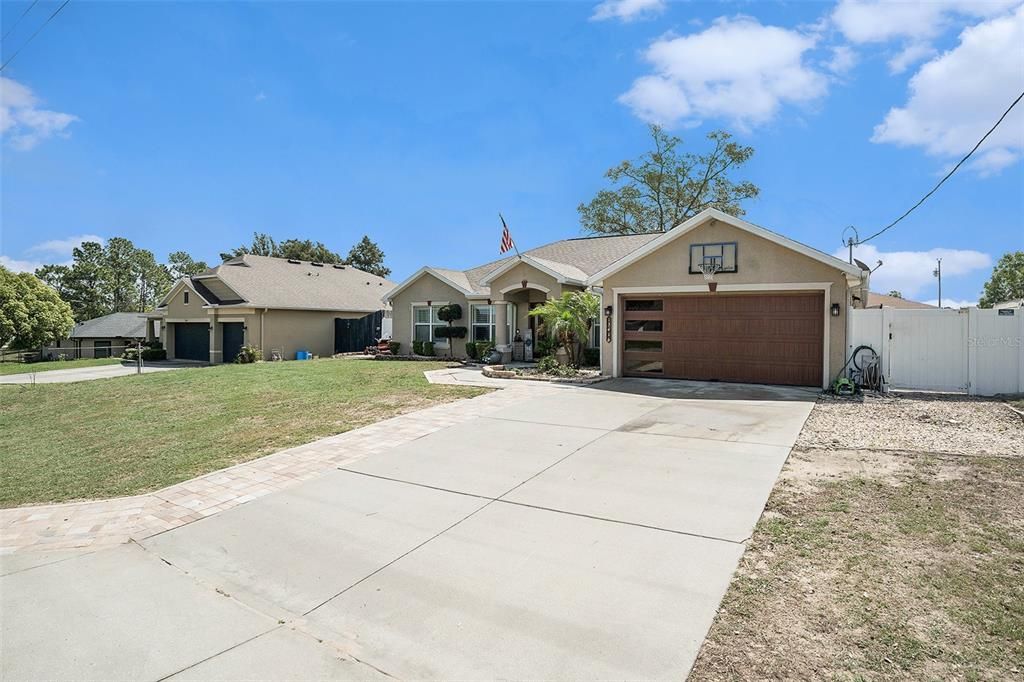 For Sale: $299,000 (3 beds, 2 baths, 1955 Square Feet)