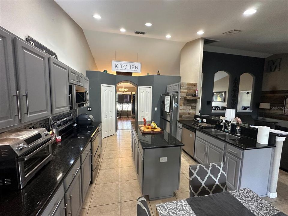 For Sale: $299,000 (3 beds, 2 baths, 1955 Square Feet)