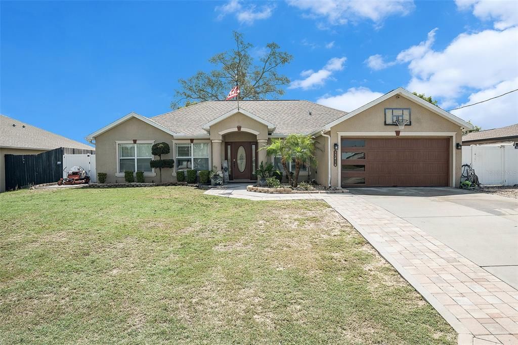 For Sale: $299,000 (3 beds, 2 baths, 1955 Square Feet)