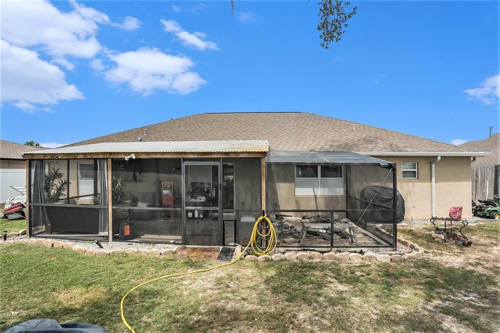 For Sale: $299,000 (3 beds, 2 baths, 1955 Square Feet)